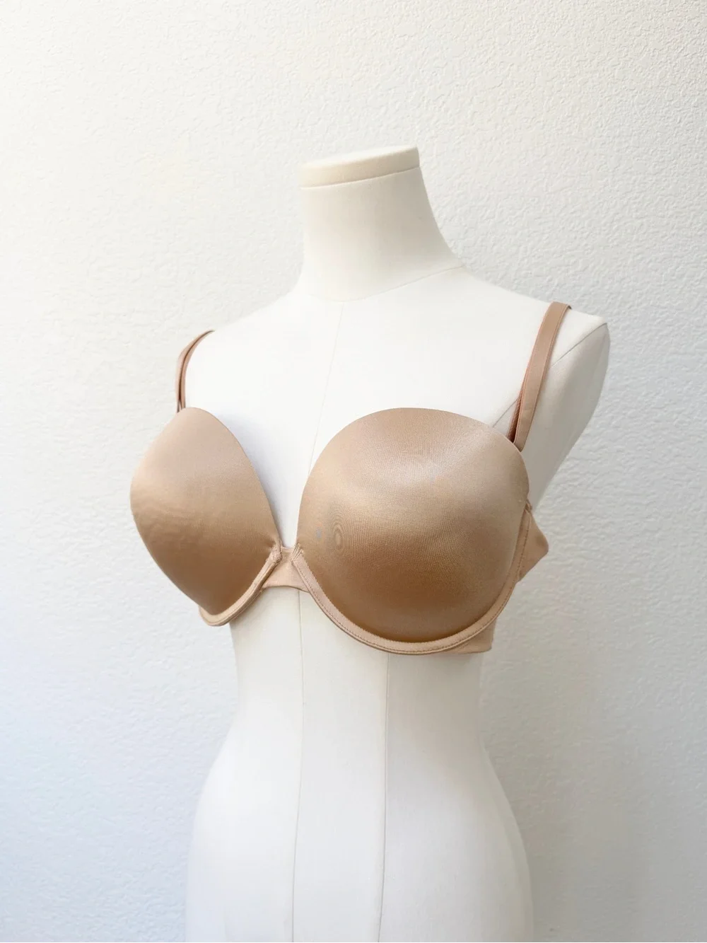 Gilligan & O’Malley Everyday Smooth Convertible Nude Bra 38C - Picture 3 of 7